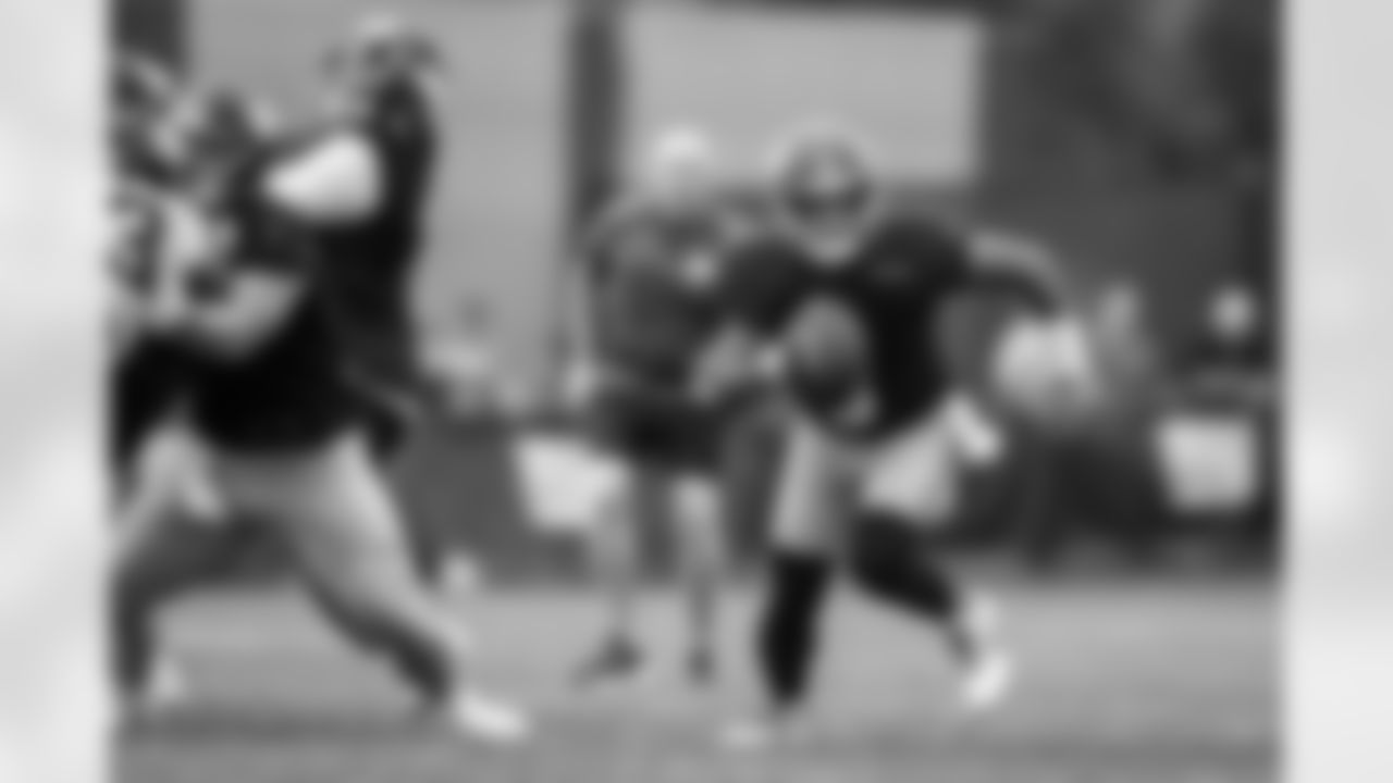 QB Russell Wilson (3)