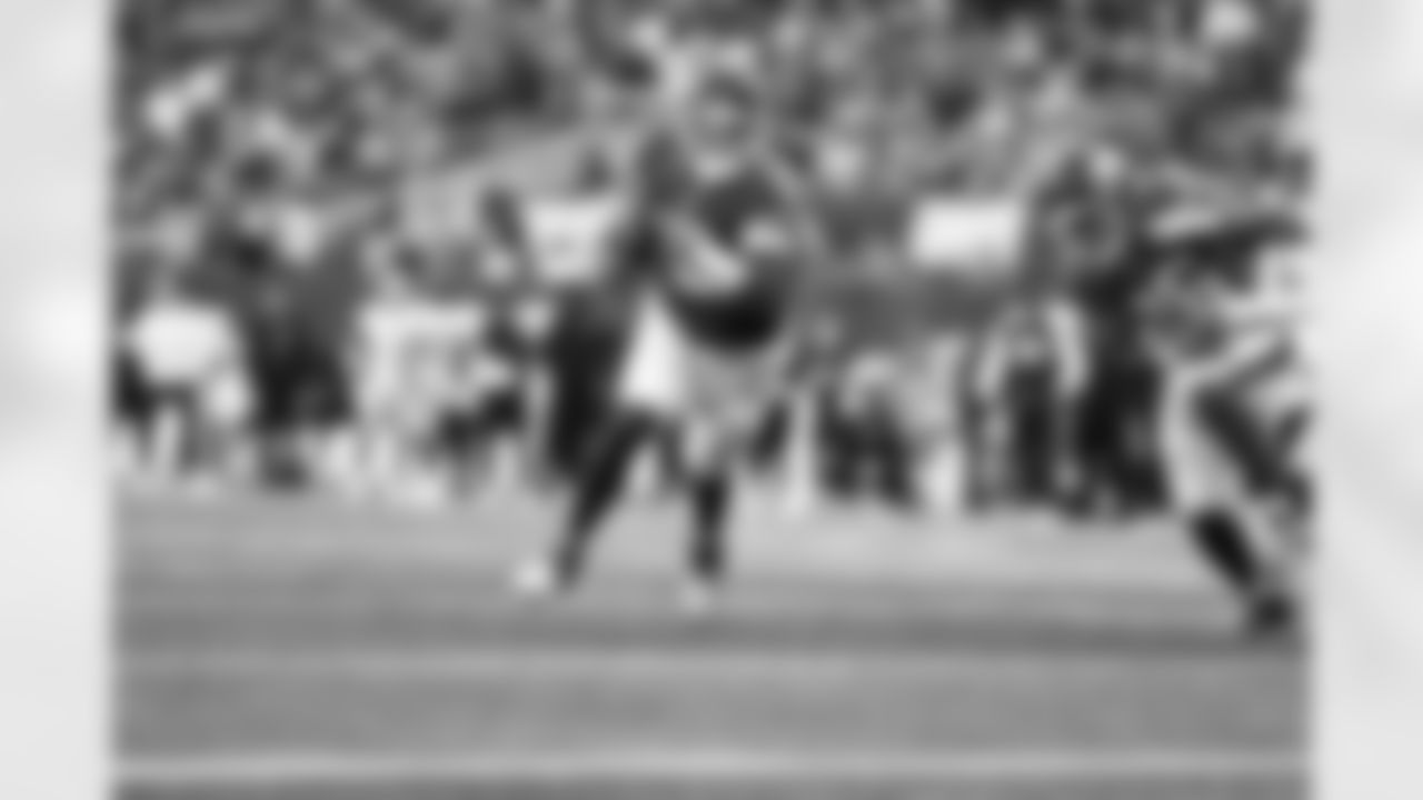 OLB Kayvon Thibodeaux (5)