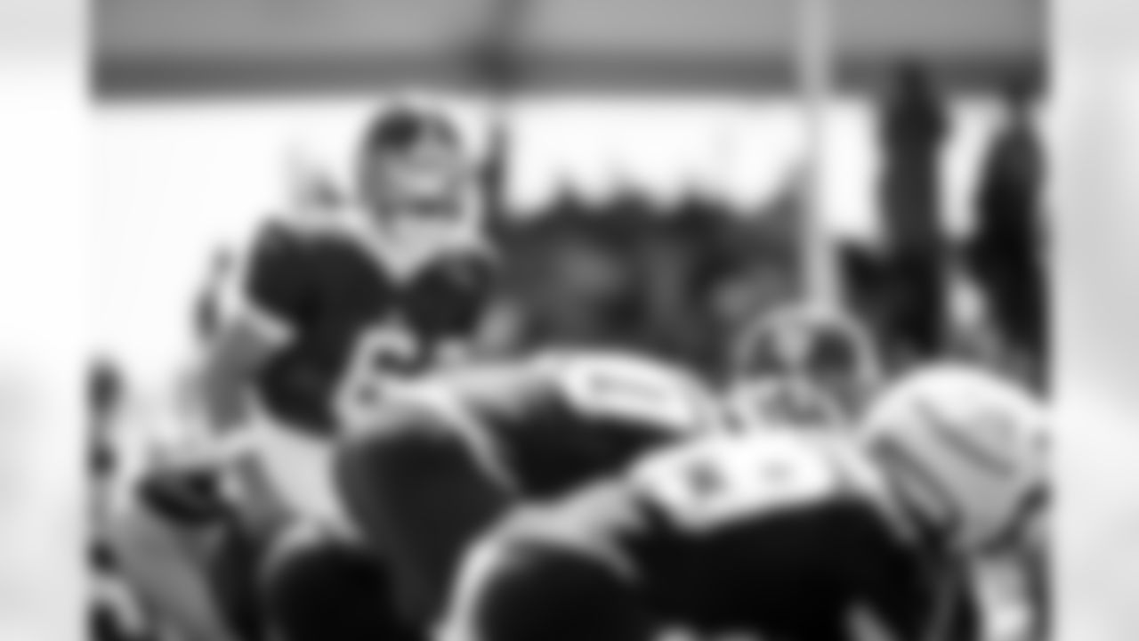 QB Jaxson Dart (6)