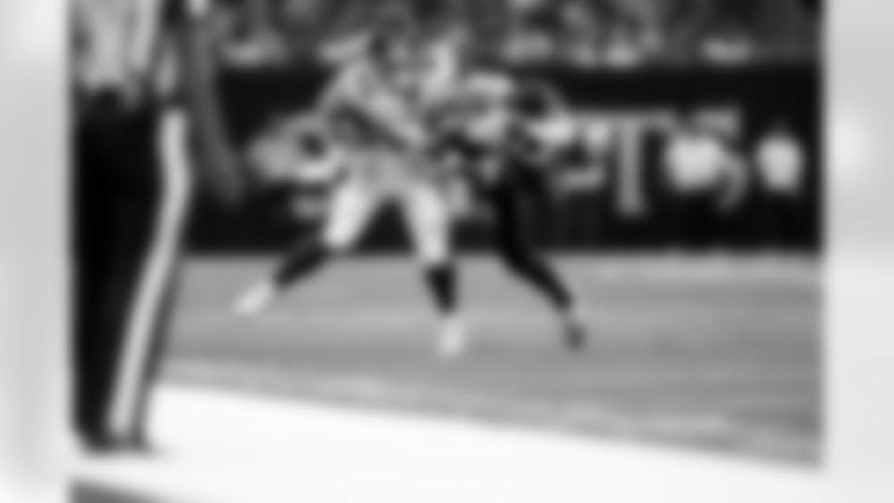 RB Cam Skattebo (44) runs the ball during an NFL football game against the New Orleans Saints on Sunday, October 5, 2025 at Caesars Superdome in New Orleans. (BRENNAN ASPLEN/NEW YORK GIANTS)