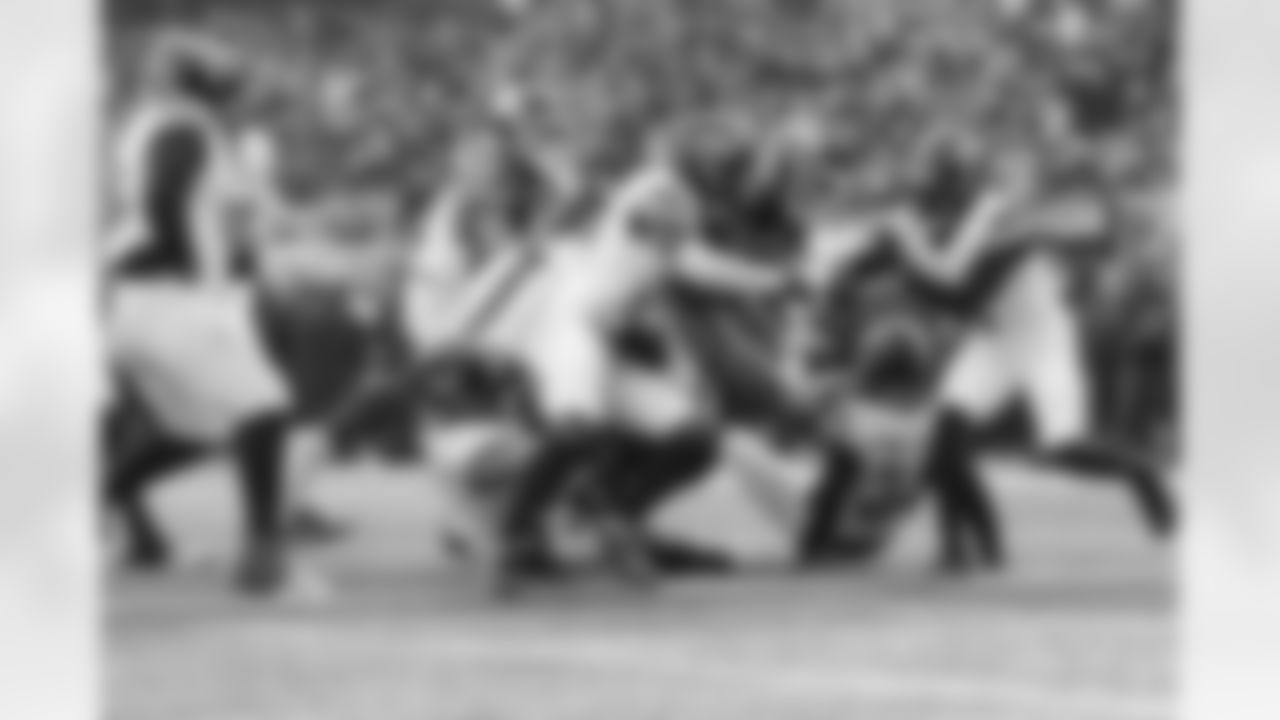 RB Tyrone Tracy Jr. (29)