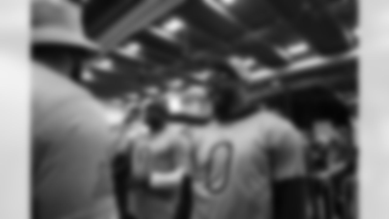 Los Angeles Rams linebacker Byron Young (0) and New York Giants linebacker Brian Burns (0) reacts during the 2026 Pro Bowl Skills Challenge on Monday, February 2, 2026 in San Francisco. (Kara Durrette/NFL)