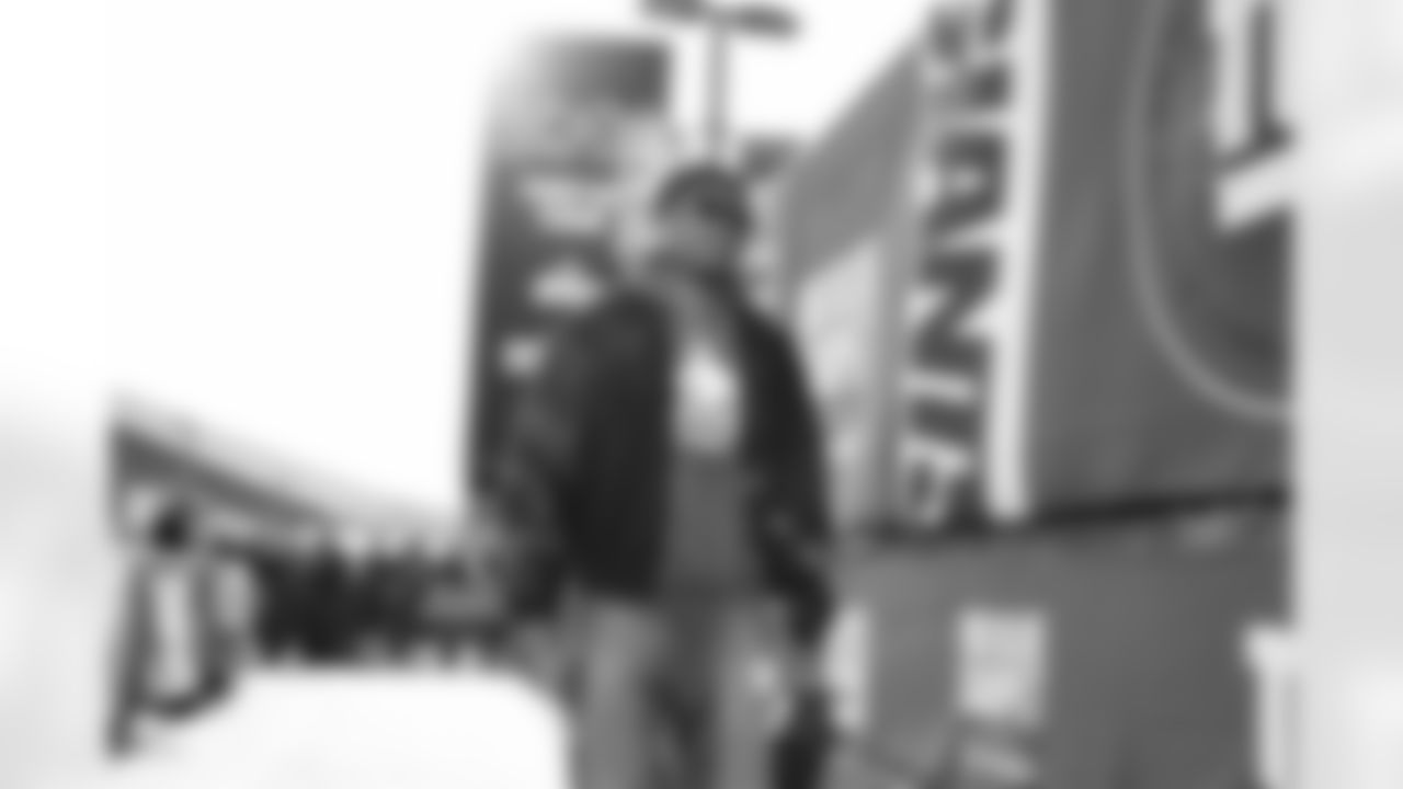 RB Tyrone Tracy Jr. (29)