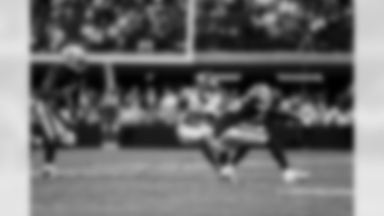 RB Tyrone Tracy Jr. (29)