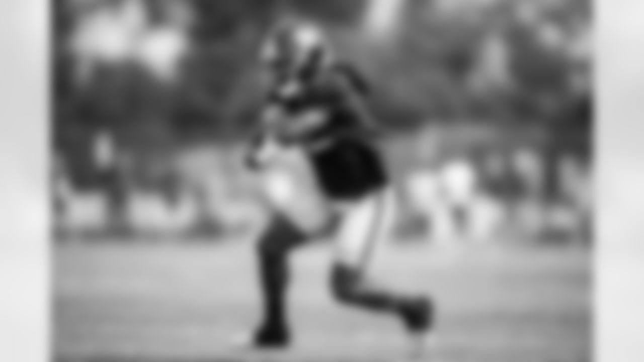 RB Dante Miller (25)