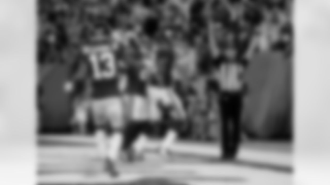 New York Giants tight end Evan Engram (88) celebrates with teammates after scoring a touchdown during the first half of an NFL football game against the Detroit Lions, Monday, Sept. 18, 2017, in East Rutherford, N.J. (AP Photo/Julio Cortez)