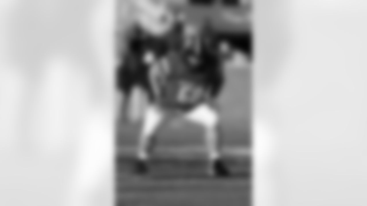 National Team offensive lineman Gennings Dunker (68), of Iowa, during the second half of the Senior Bowl NCAA college football game Saturday, Jan. 31, 2026, in Mobile, Ala. (AP Photo/Butch Dill)