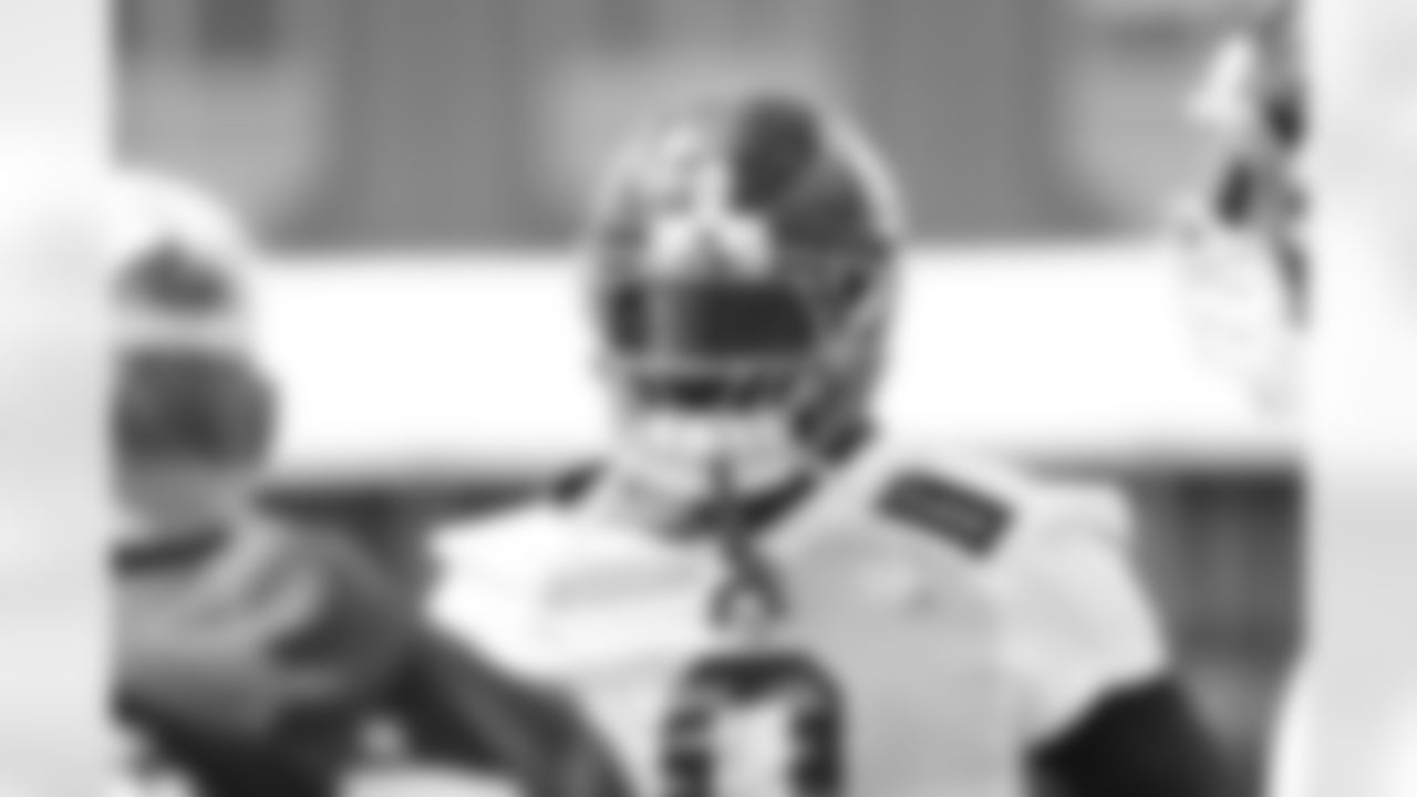OLB Brian Burns (0)
