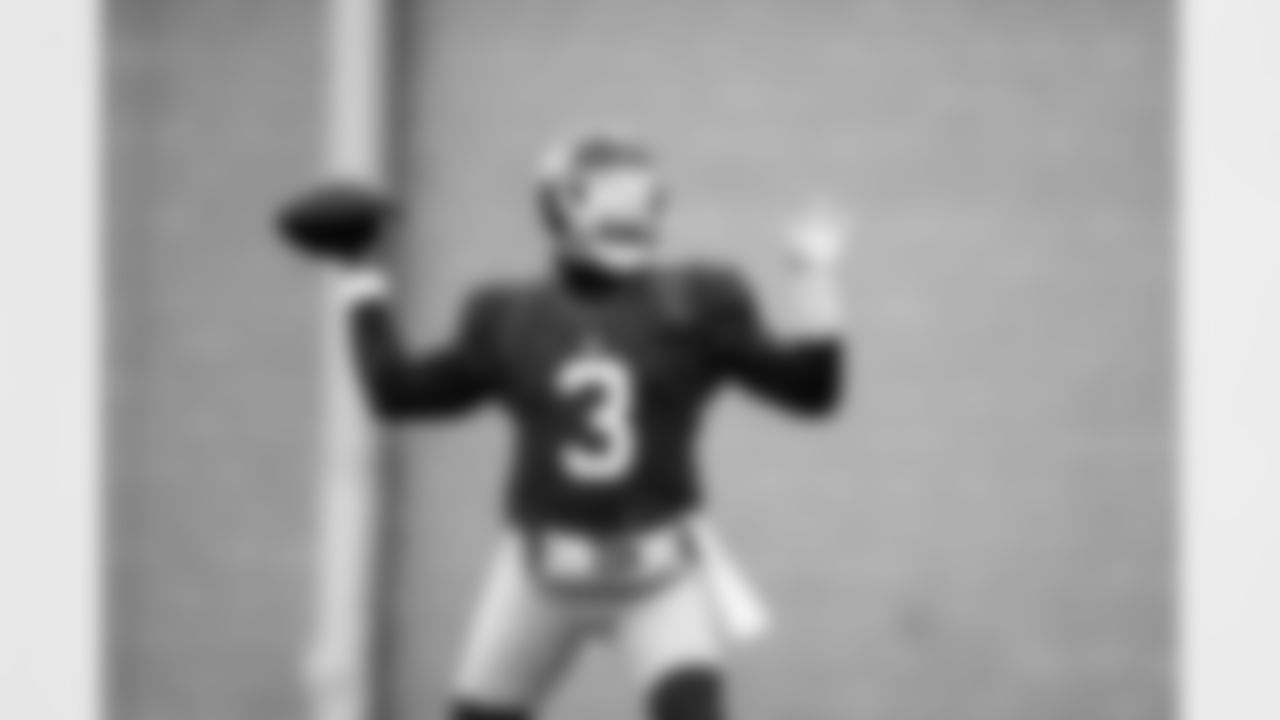 QB Russell Wilson (3)