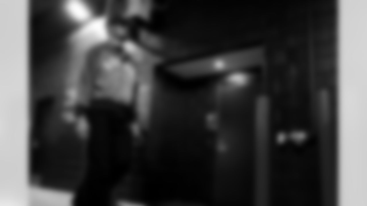 WR Isaiah Hodgins (89)