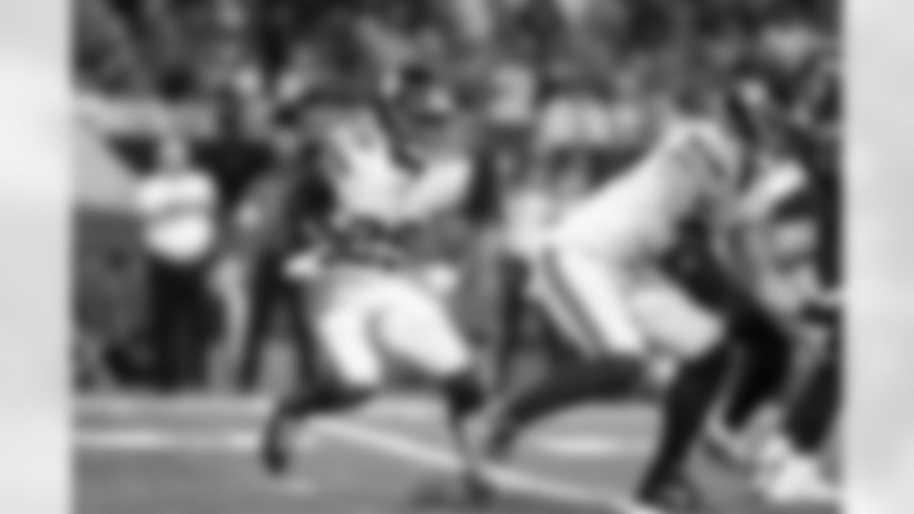 RB Tyrone Tracy Jr. (29)