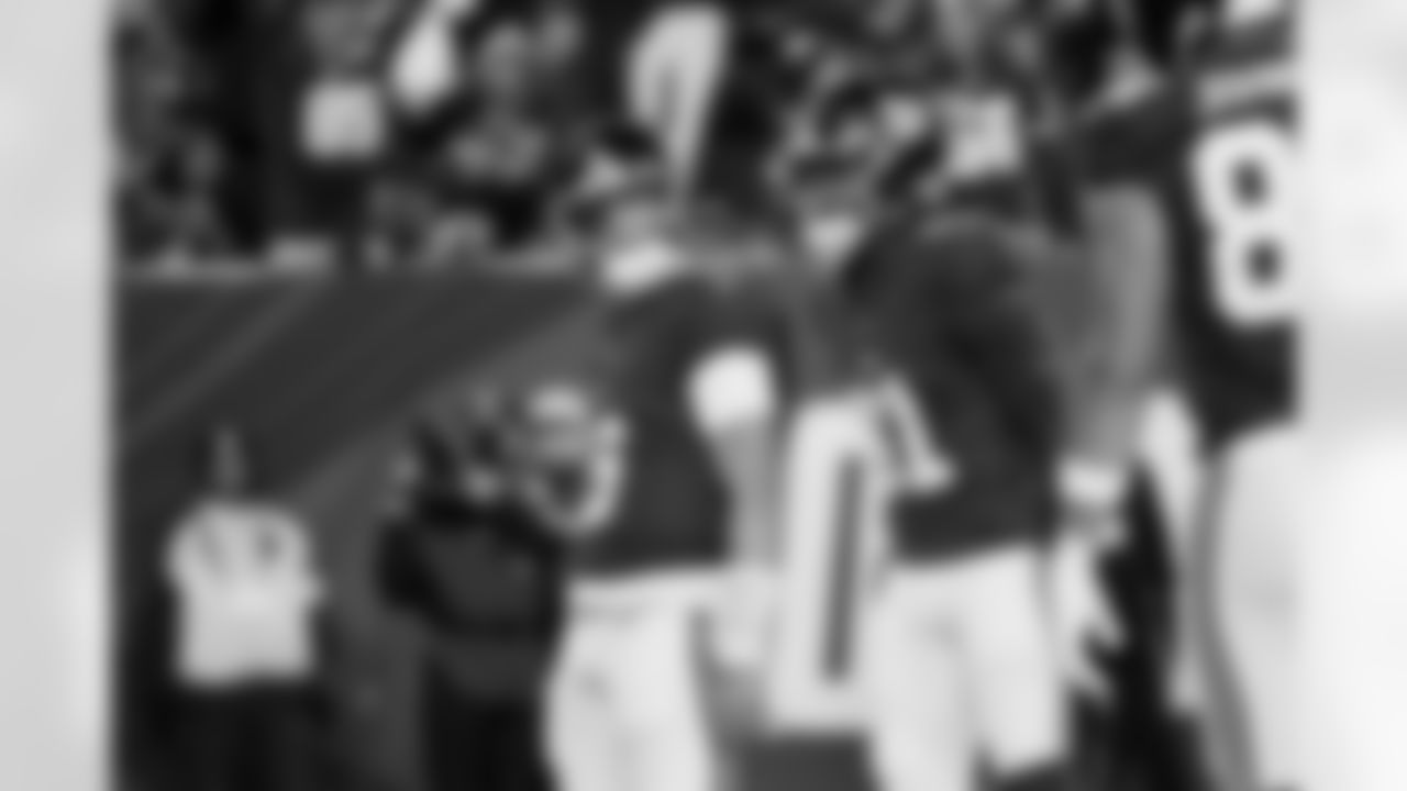 QB Jaxson Dart (6) , WR Beaux Collins (81)