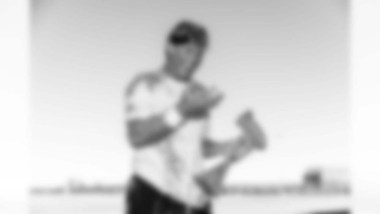 QB Jaxson Dart (6)