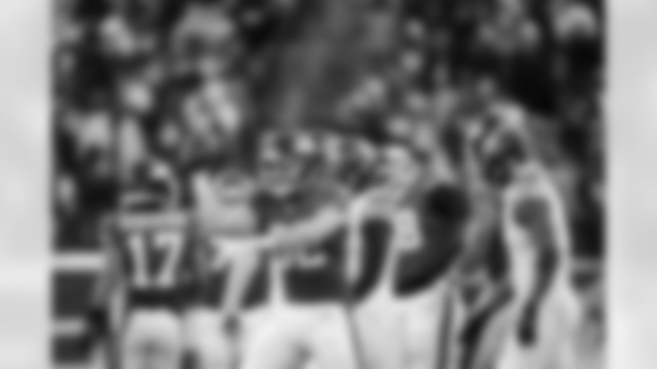 TE Daniel Bellinger (82)