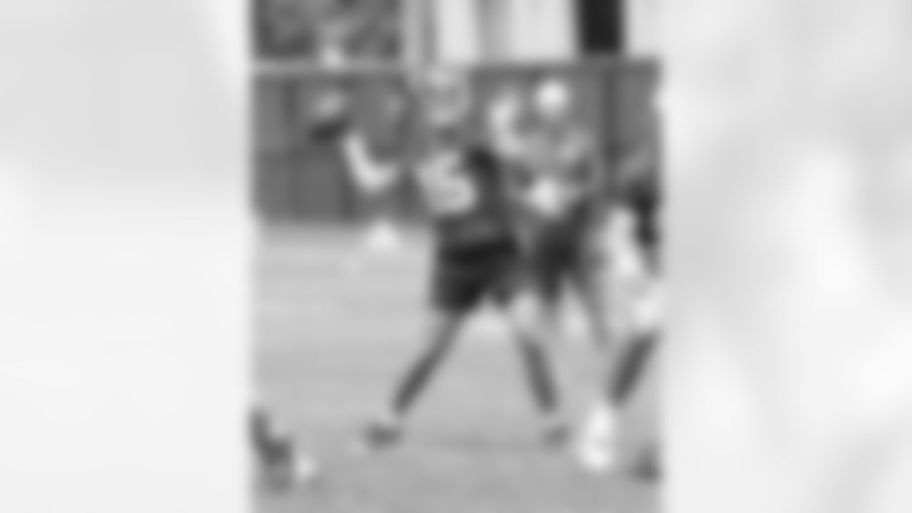 QB Tommy DeVito (15)