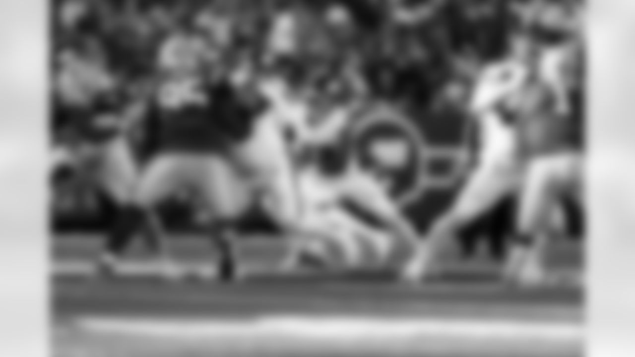 RB Tyrone Tracy Jr. (29)