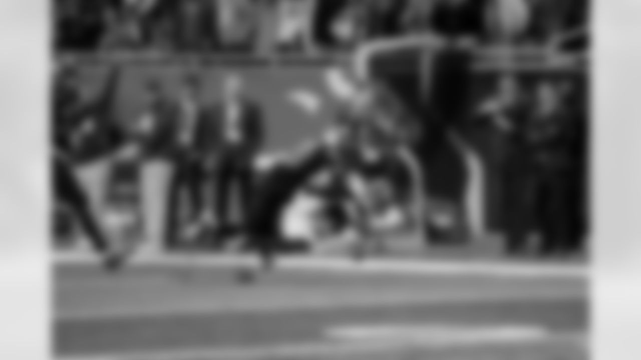 TE Theo Johnson (84)