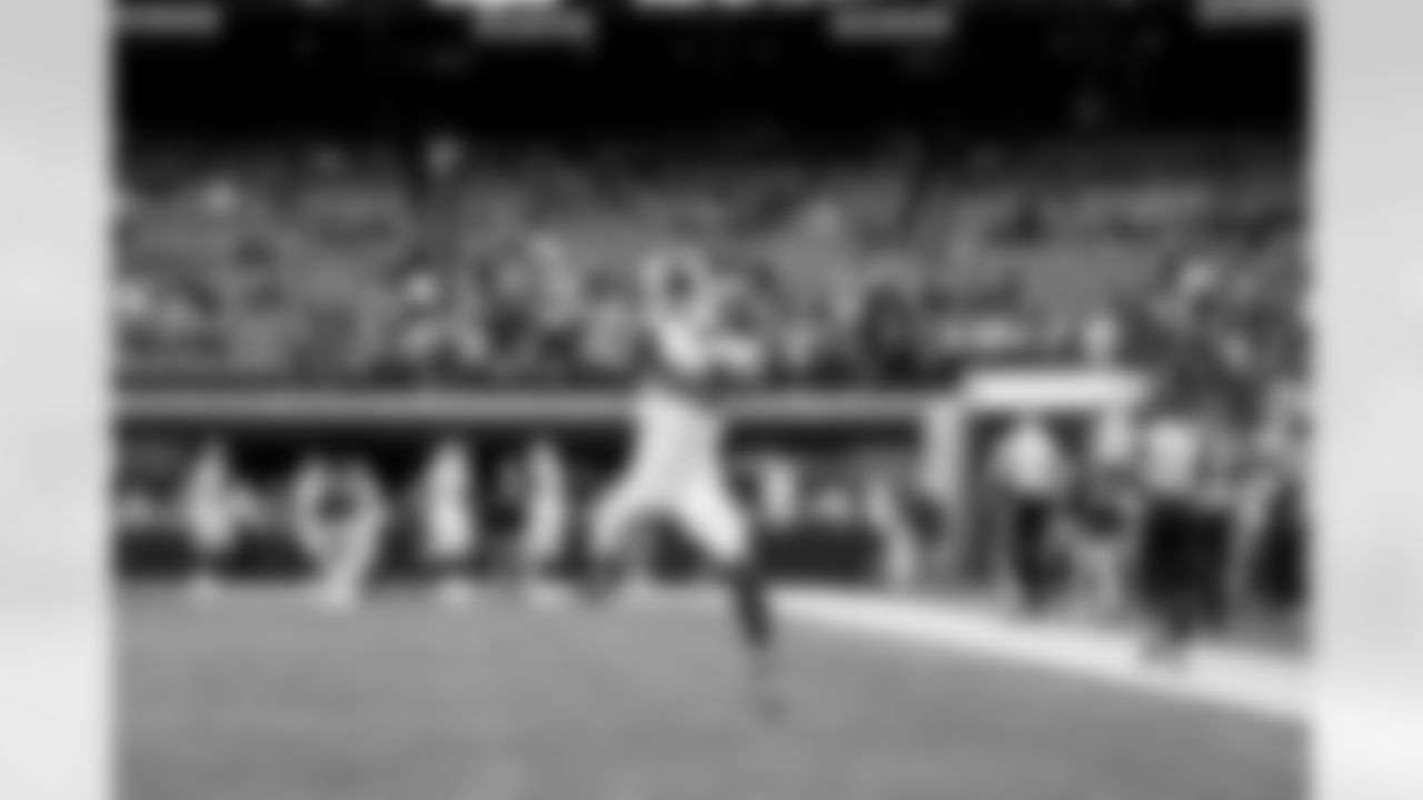 RB Tyrone Tracy Jr. (29)