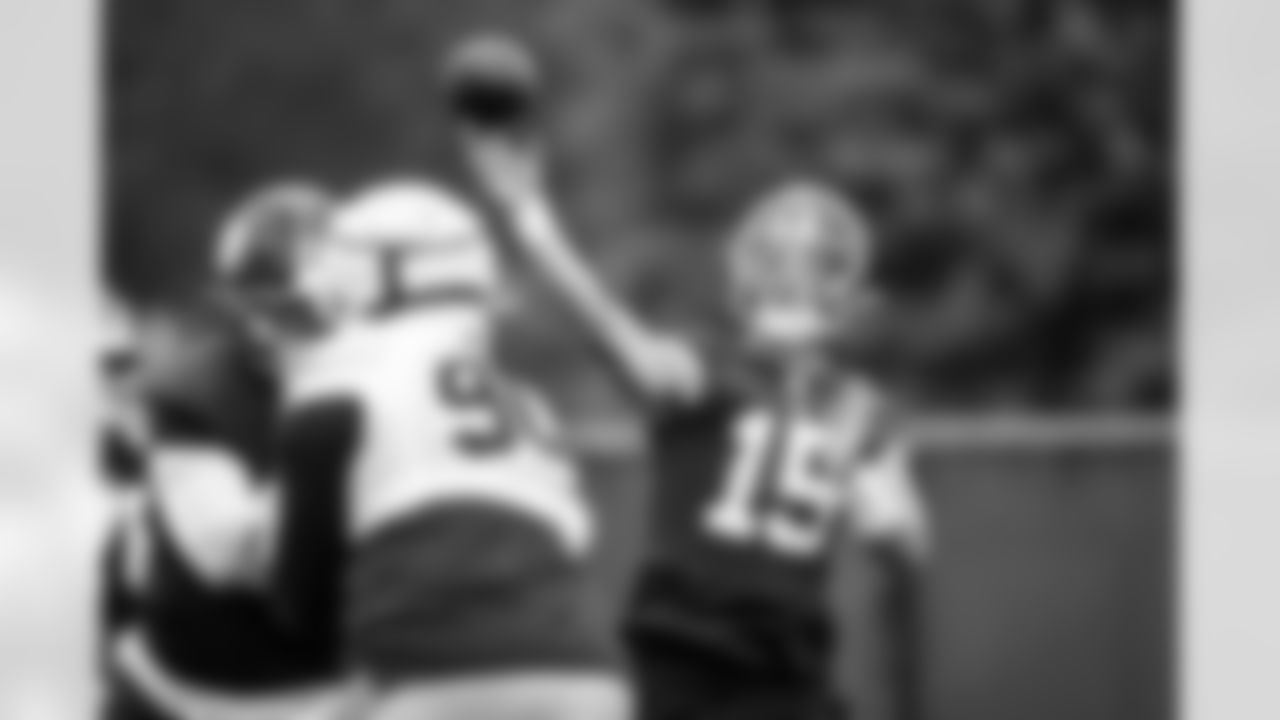 QB Tommy DeVito (15)