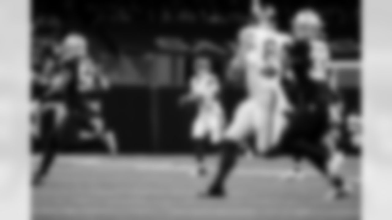 QB Jaxson Dart (6) looks to pass during an NFL football game against the New Orleans Saints on Sunday, October 5, 2025 at Caesars Superdome in New Orleans. (BRENNAN ASPLEN/NEW YORK GIANTS)