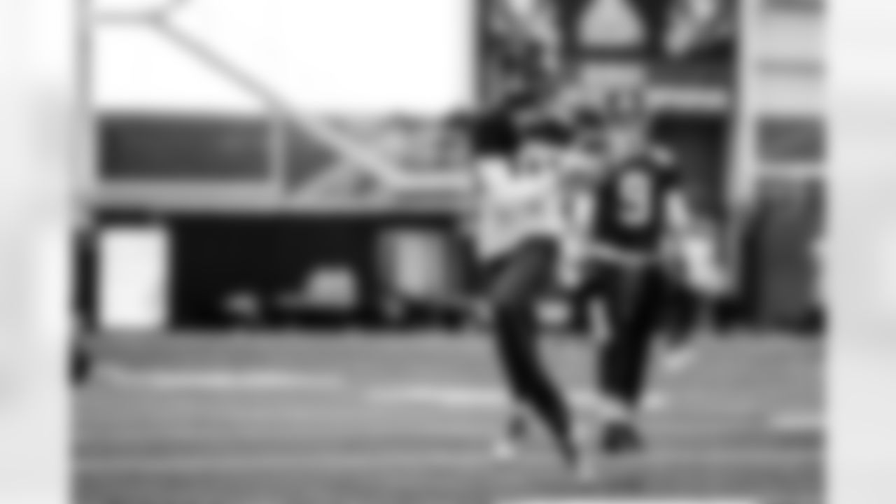 WR Darius Slayton (18)