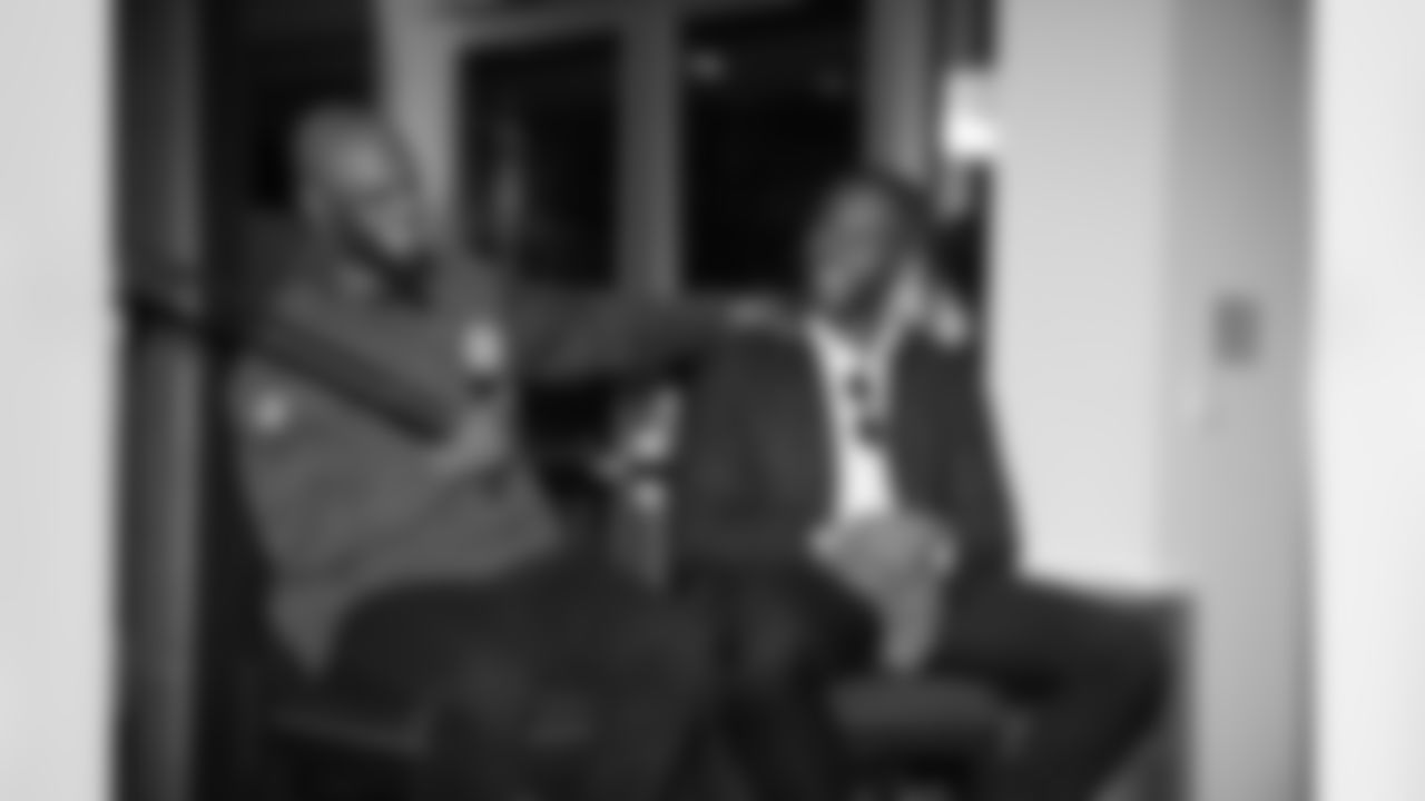 2024 Coach of the Week Awards Dinner, Mike Adams,New York Giants linebacker Bobby Okereke (58)