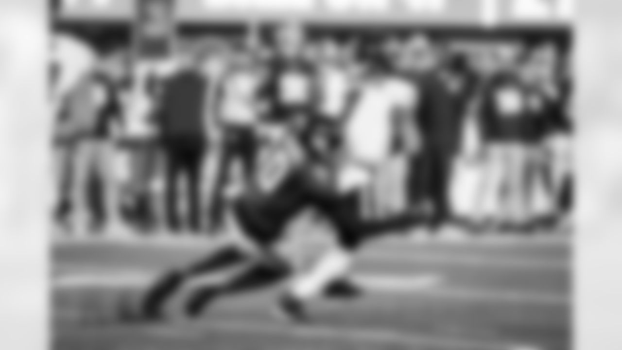 OLB Brian Burns (0)