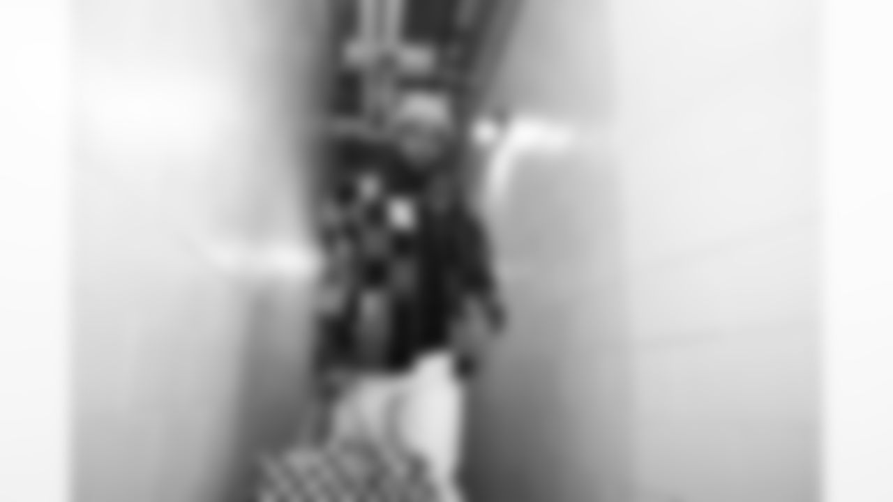 OLB Kayvon Thibodeaux (5)