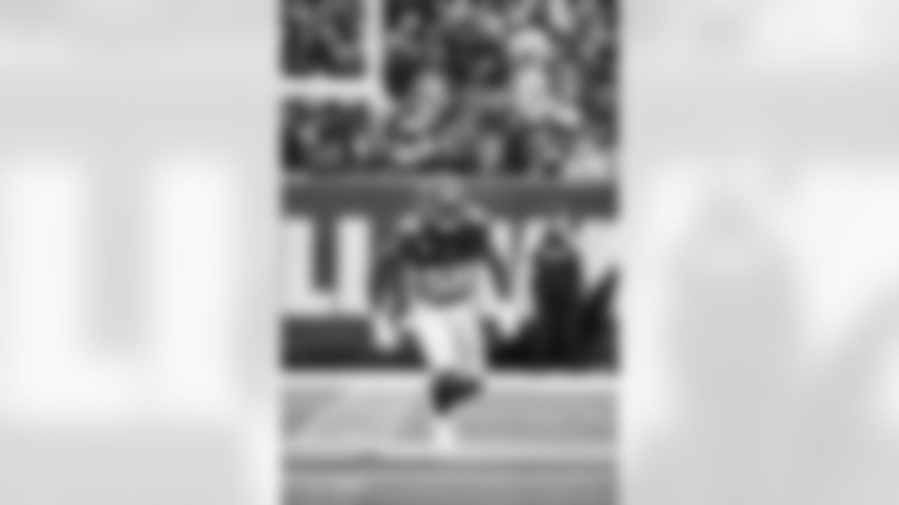 ILB Bobby Okereke (58)