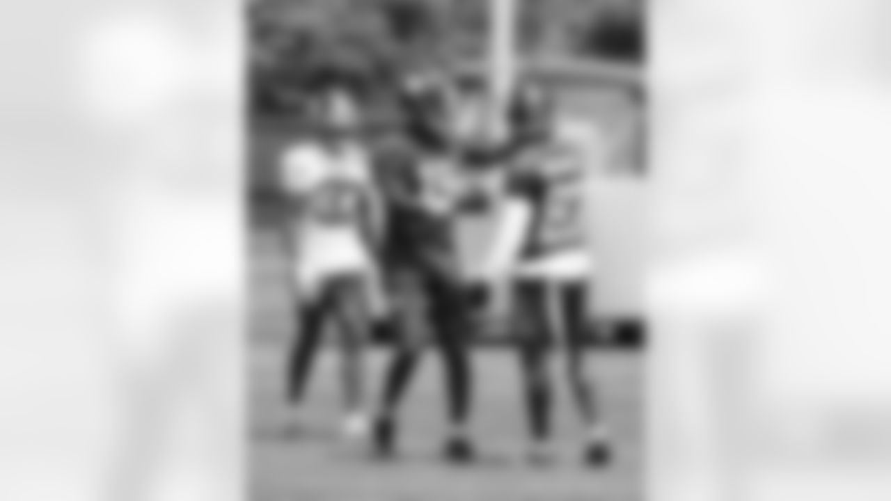 WR Ihmir Smith-Marsette (87),QB Jameis Winston (19),