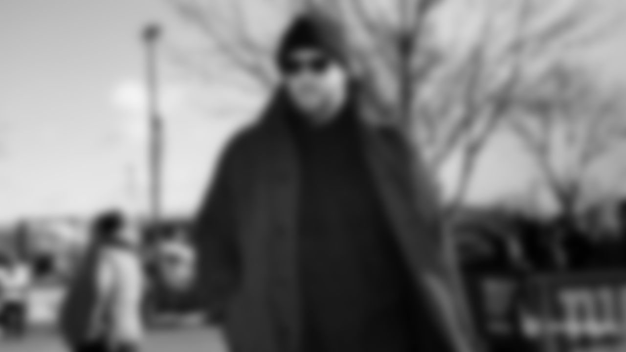 G Greg Van Roten (74)