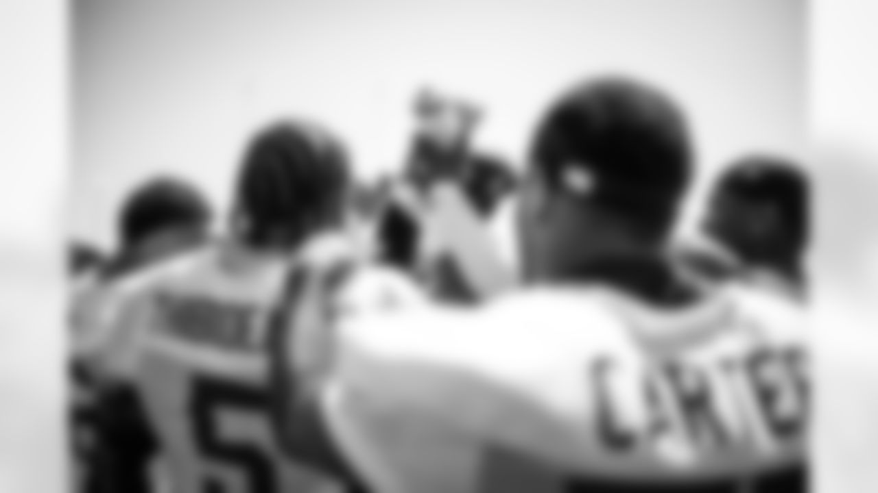 OLB Kayvon Thibodeaux (5)
