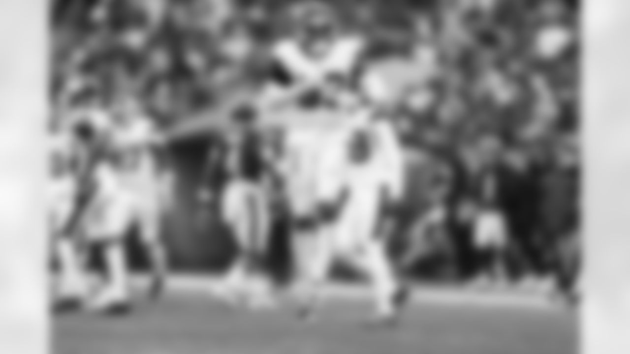 LB Demetrius Flannigan-Fowles (33)