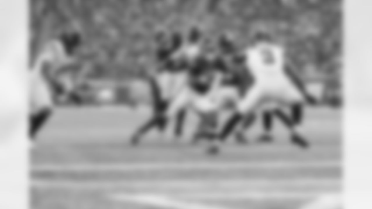 RB Tyrone Tracy Jr. (29)