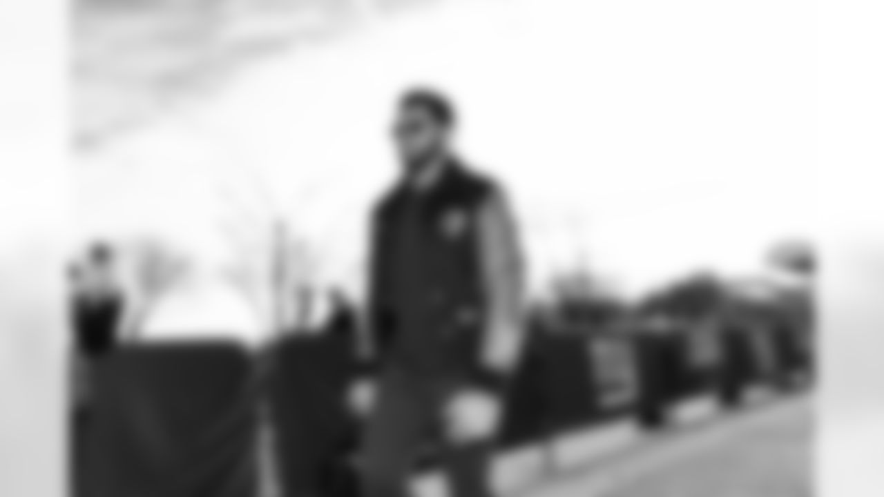 QB Russell Wilson (3)