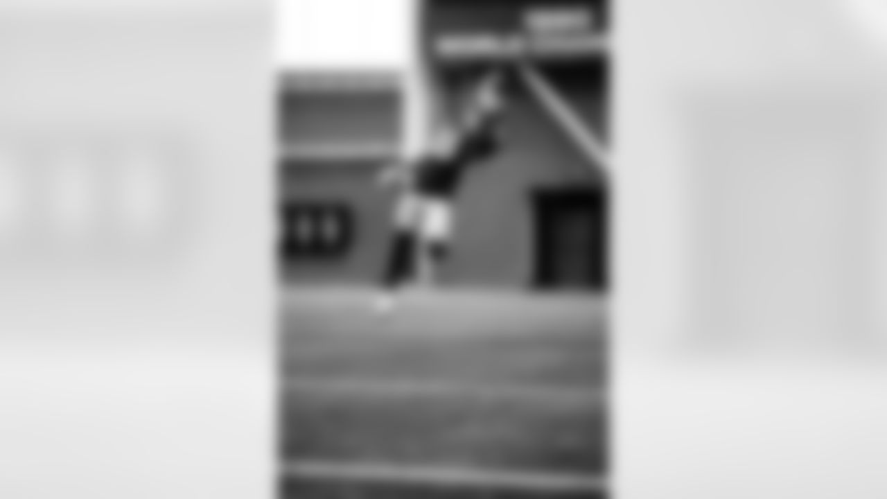 WR Xavier Gibson (88)