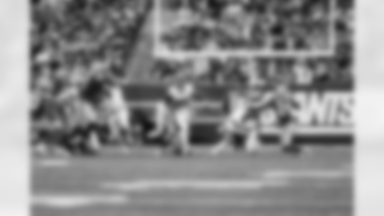 RB Tyrone Tracy Jr. (29)