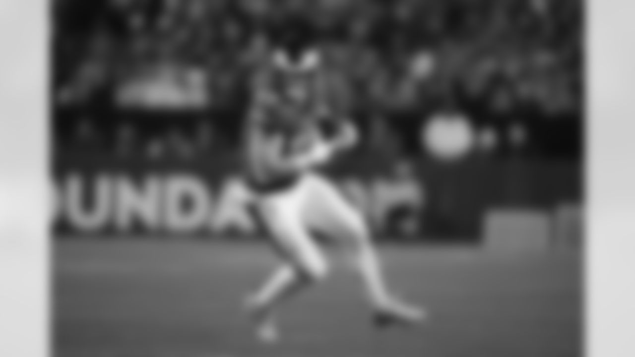 TE Jack Stoll - Unrestricted Free Agent Signing (March 15)