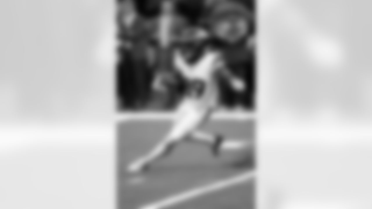 WR Courtney Jackson - Free Agent Signing (February 13)