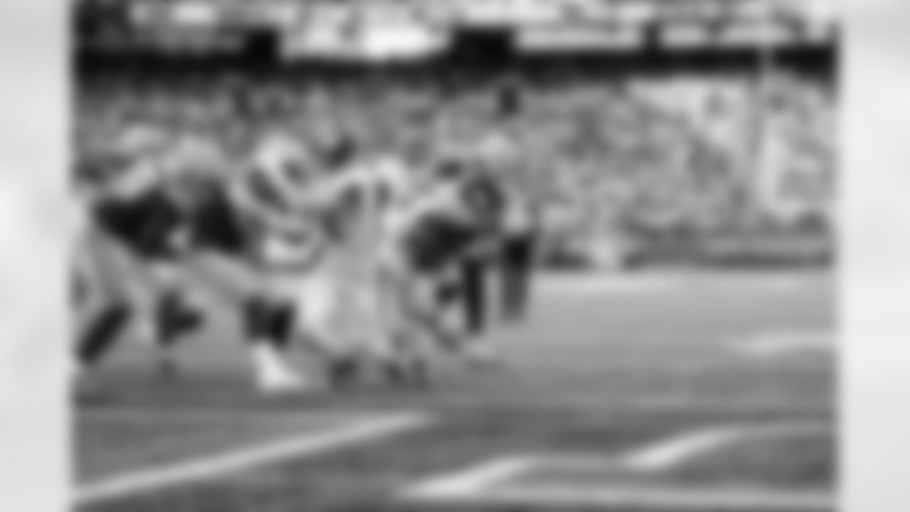 TE Daniel Bellinger (82)