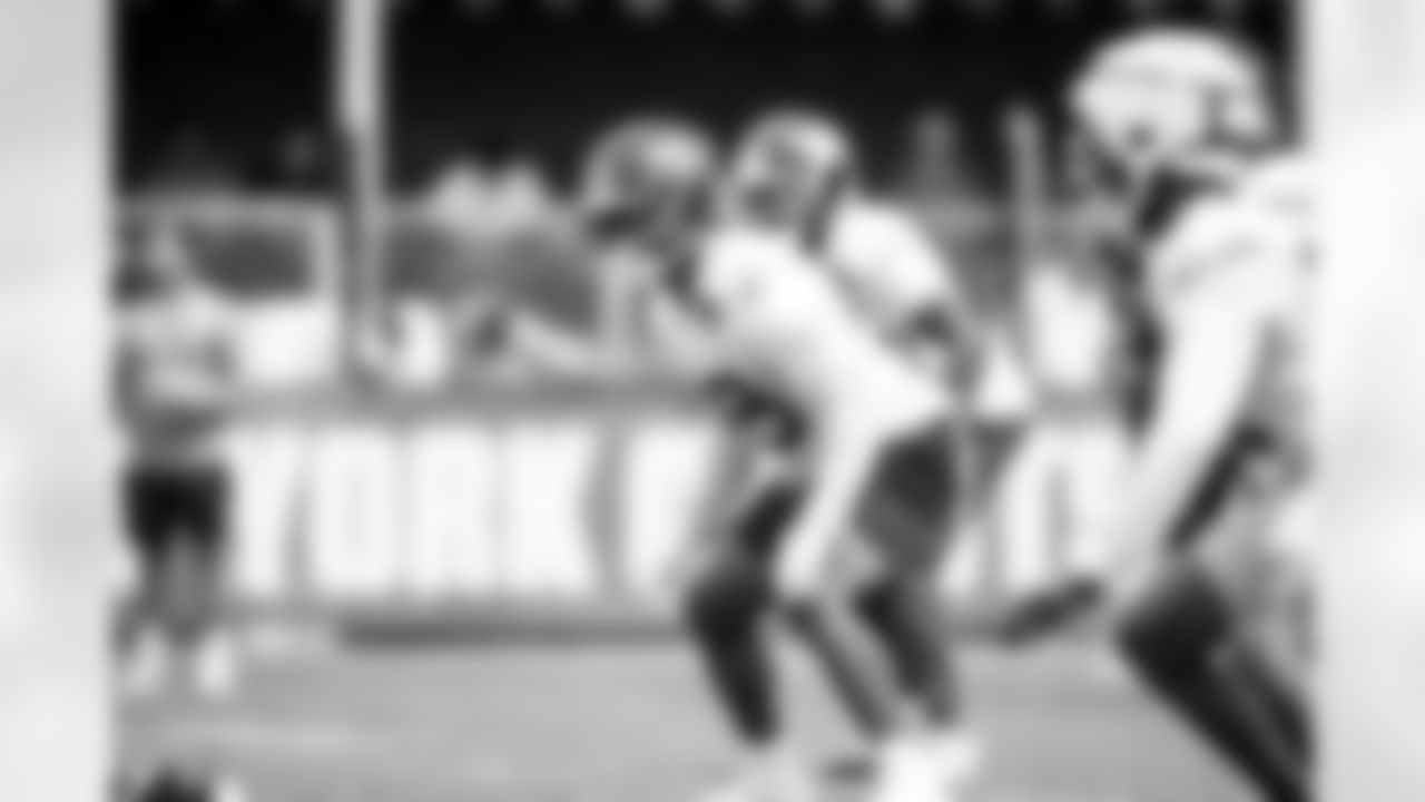 LB Chris Board (49)