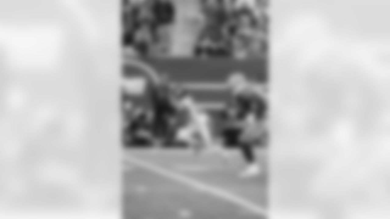 RB Tyrone Tracy Jr. (29)