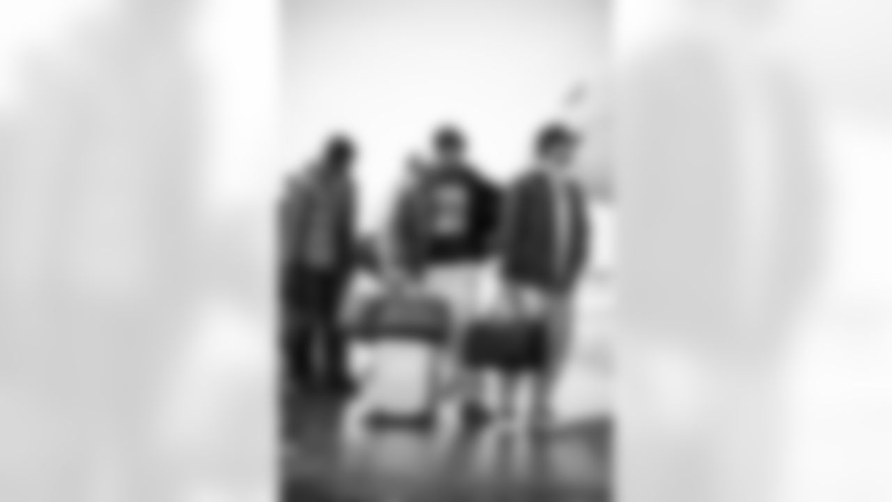 RB Tyrone Tracy Jr. (29)