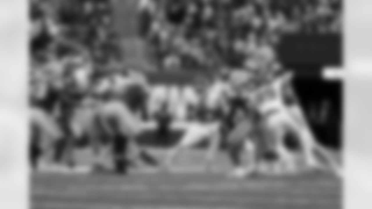 RB Tyrone Tracy Jr. (29)