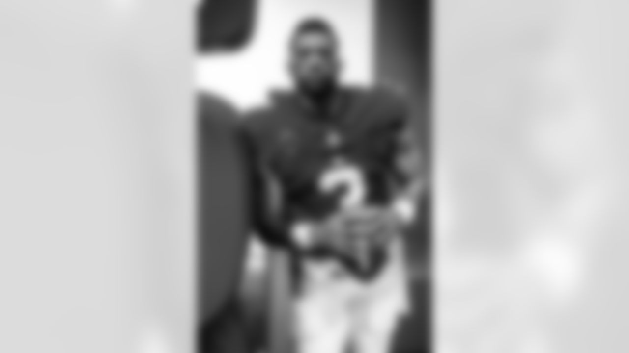 QB Russell Wilson (3)