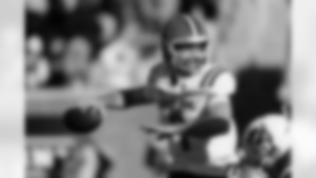 American Team quarterback Luke Altmyer (9), of Illinois, throws a pass during the second half of the Senior Bowl NCAA college football game Saturday, Jan. 31, 2026, in Mobile, Ala. (AP Photo/Butch Dill)