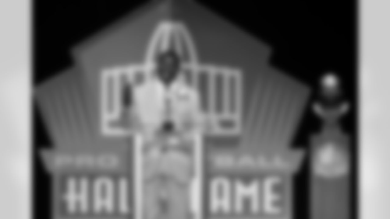 RB LaDainian Tomlinson - San Diego Chargers (2001)