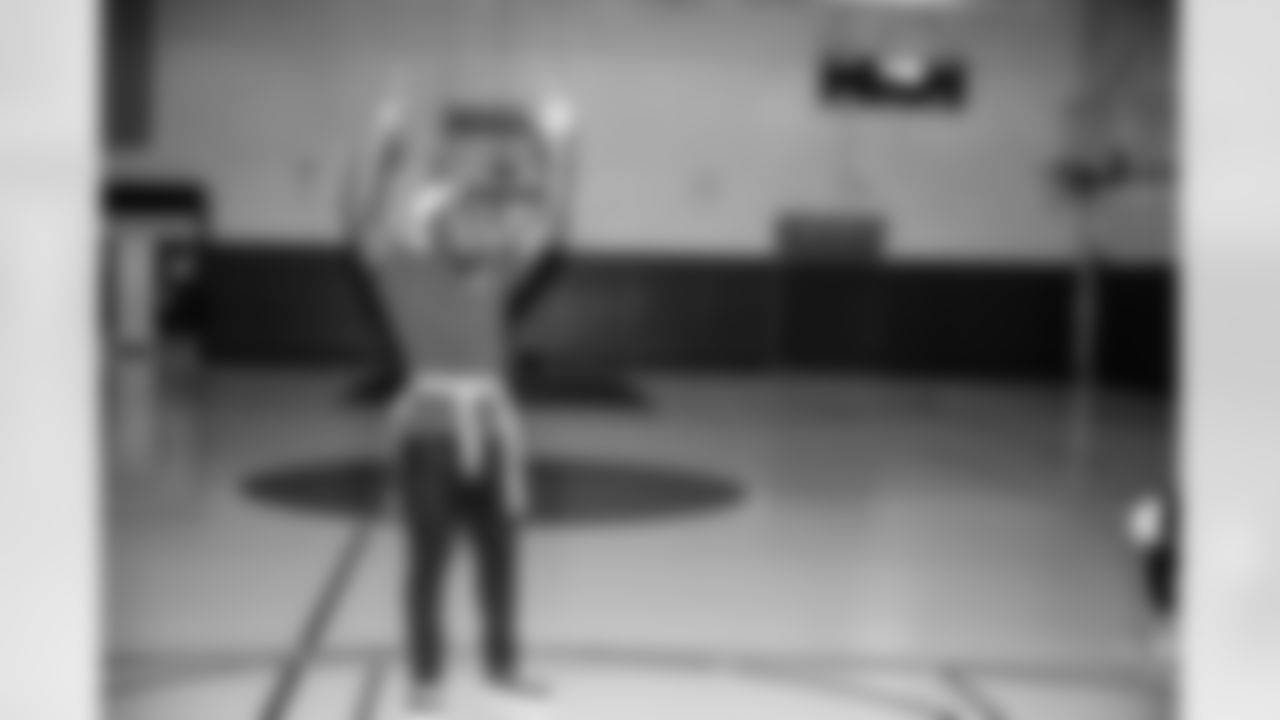 ILB Bobby Okereke (58)