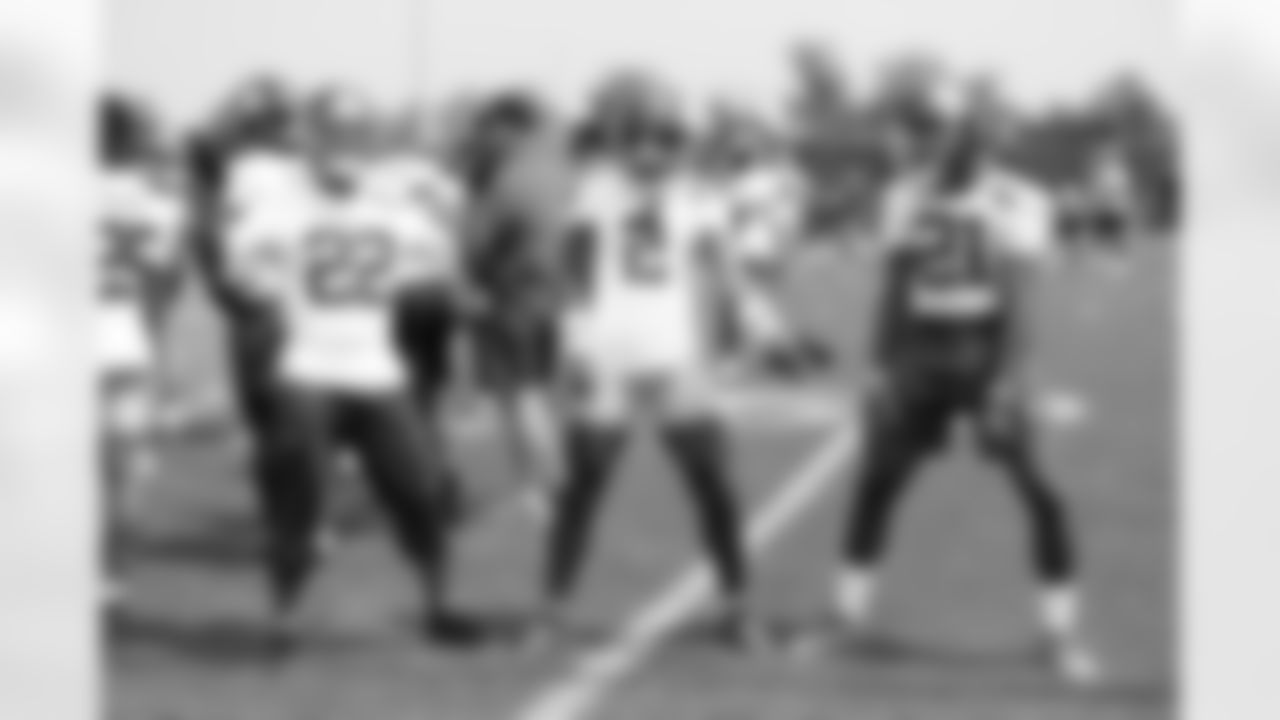 CB Dru Phillips (22),CB Deonte Banks (2) WR Juice Wells Jr. (2),CB Paulson Adebo (21)