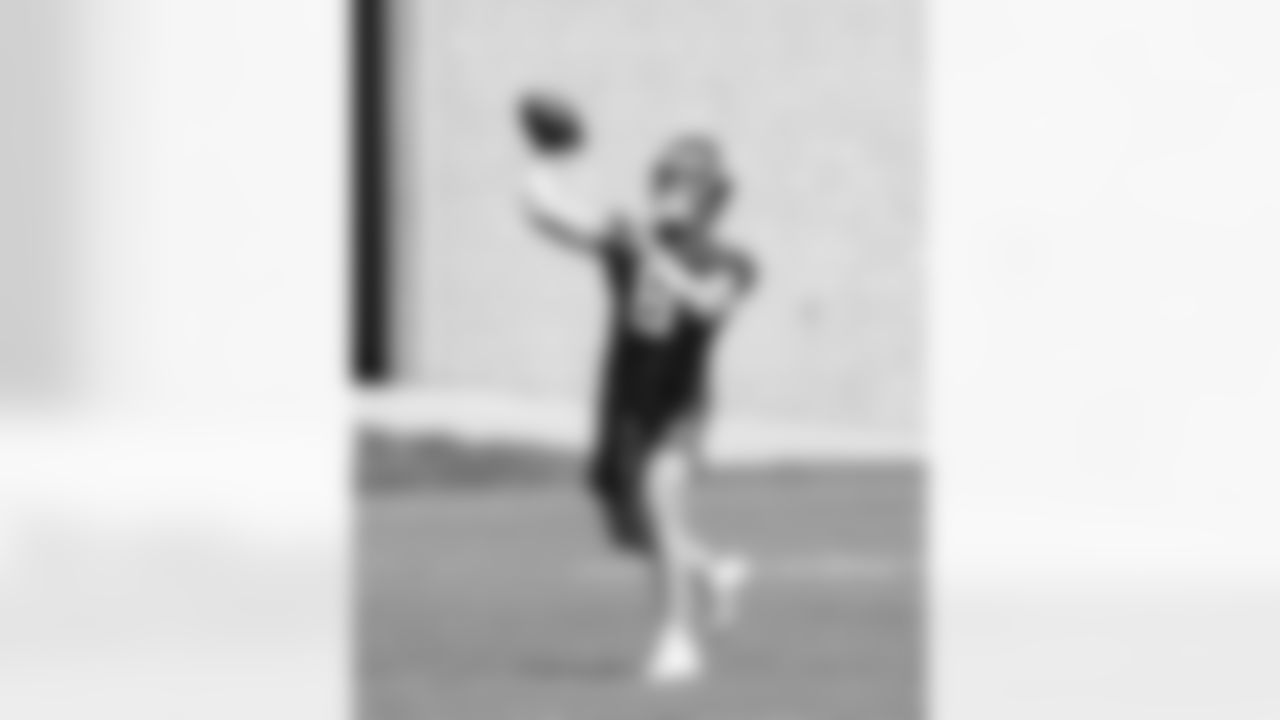 QB Jaxson Dart (6)